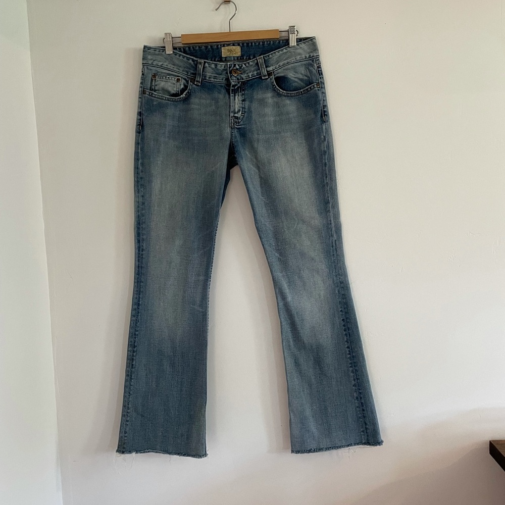 BKE Culture Stretch Distressed Raw Hem Jeans Sz 32